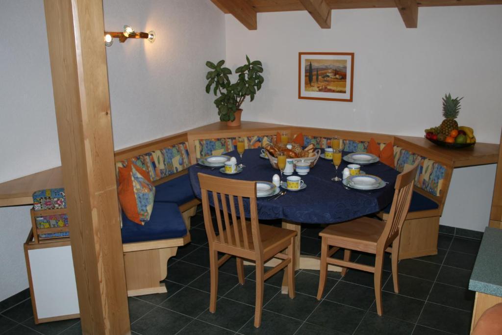 Ferienwohnungen Franz Pfeifer / Beatrice Roduner Gaschurn Zimmer foto